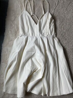 NWOT - Windsor White Strappy V-Neck Mini Dress